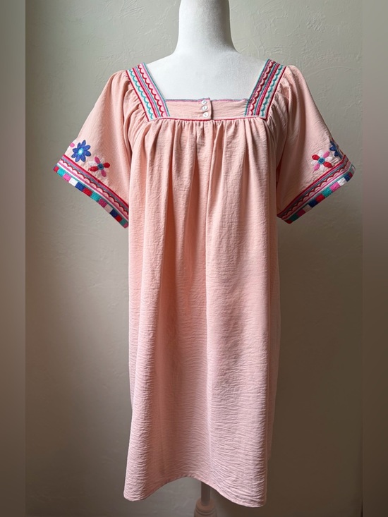 entro Dresses & Skirts - Entro Pink Embroidered Boho Caftan Mini Dress Medium